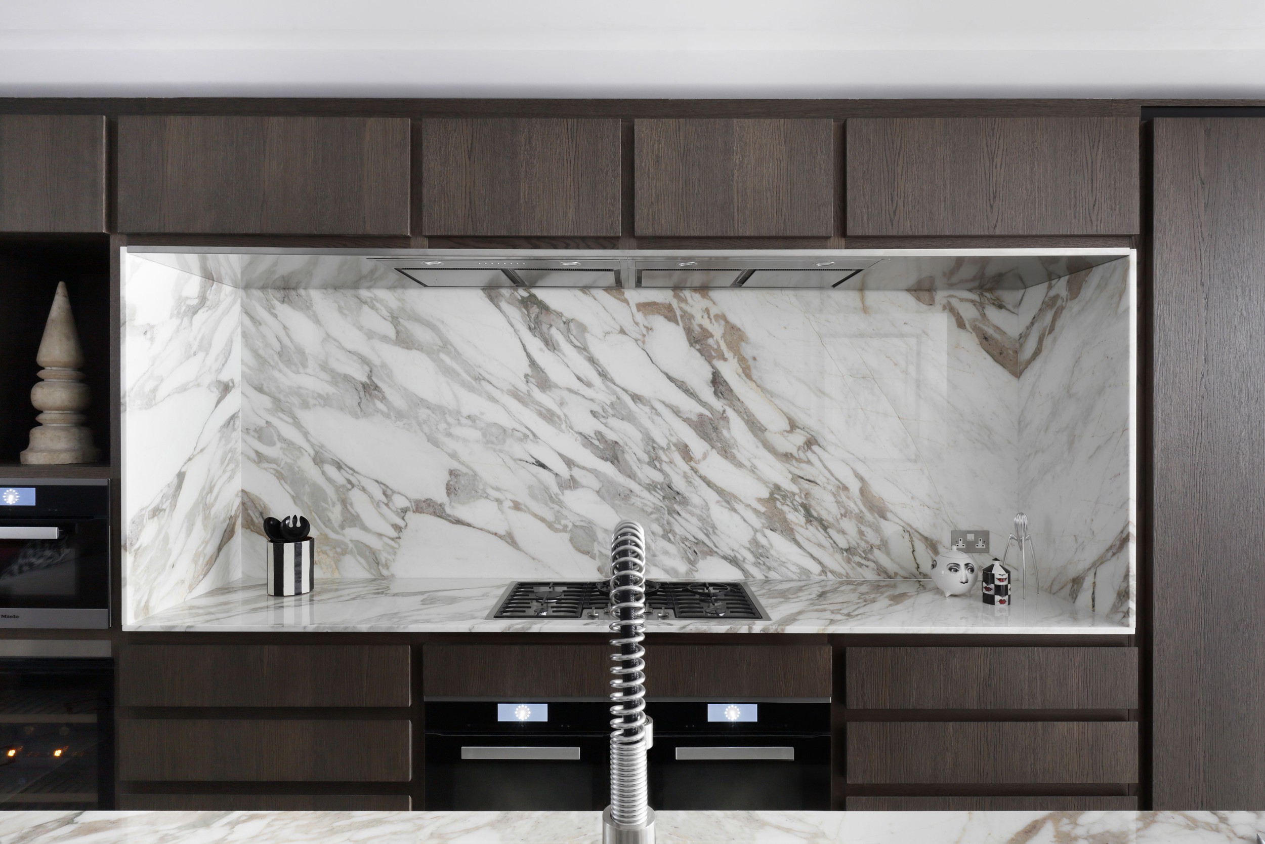 mwai chelsea lower ground kitchen marble veneer