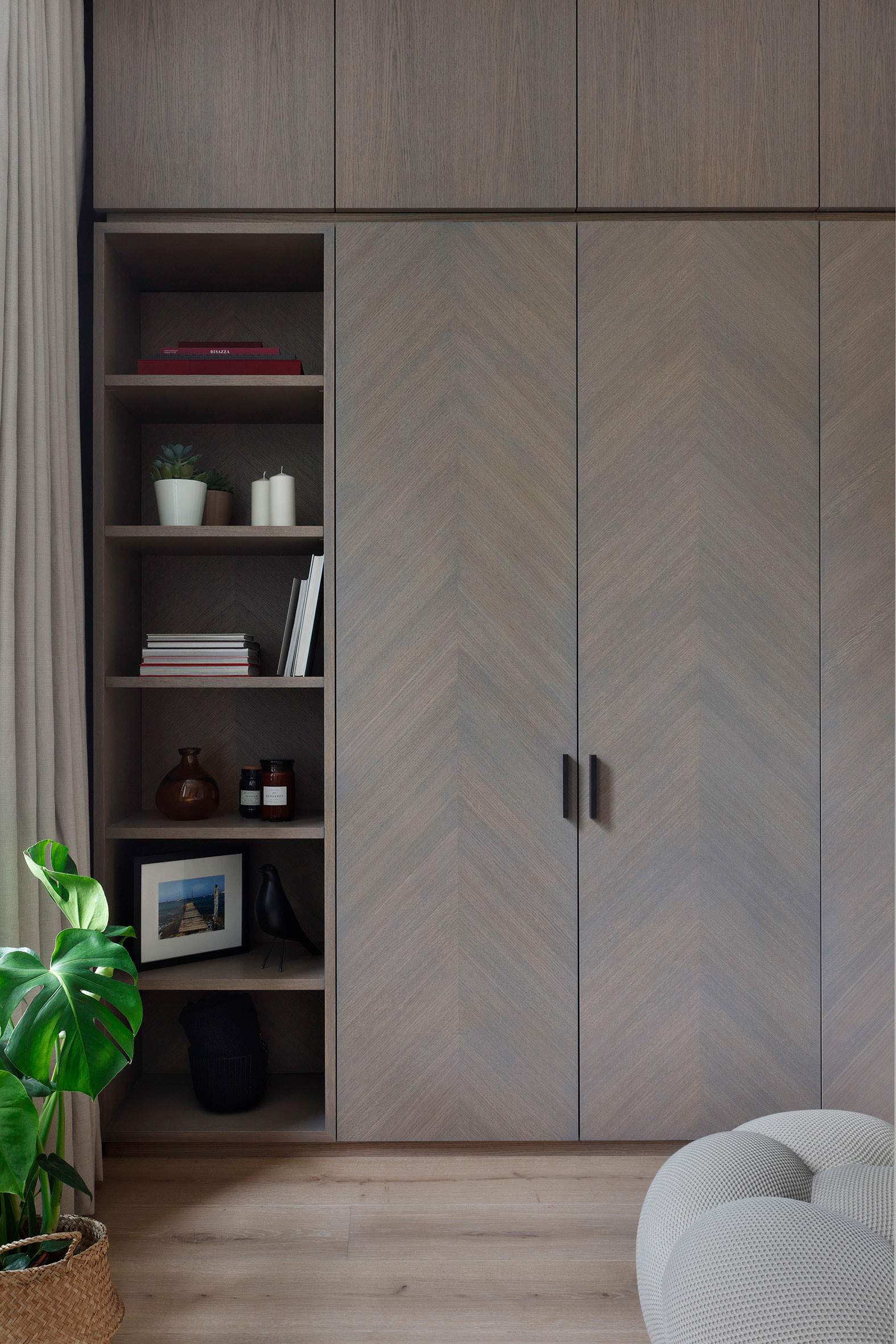 mwai hampstead chevron veneer joinery guest bedroom bespoke