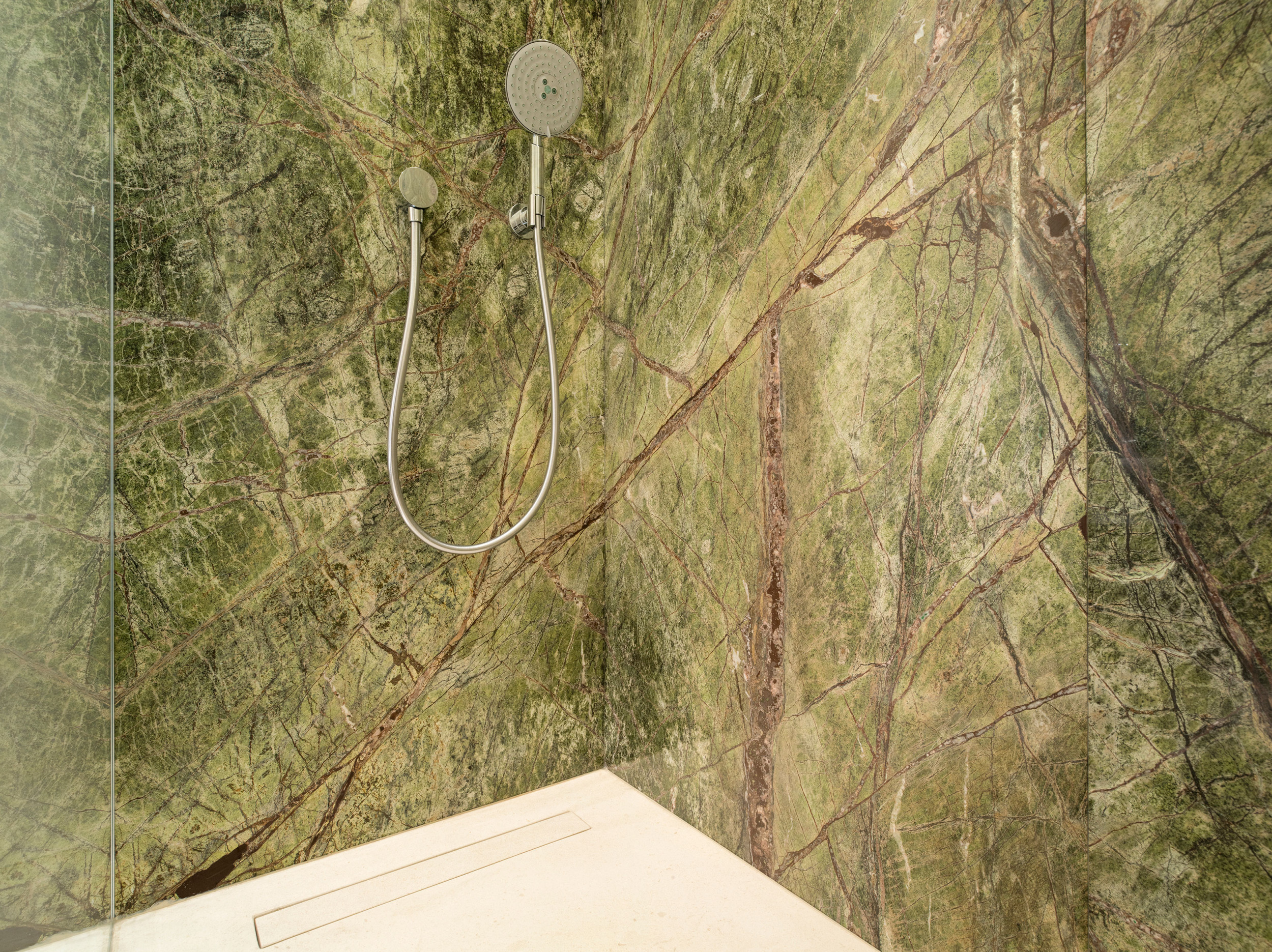 MWAI Derby Street onyx bathroom detail 2