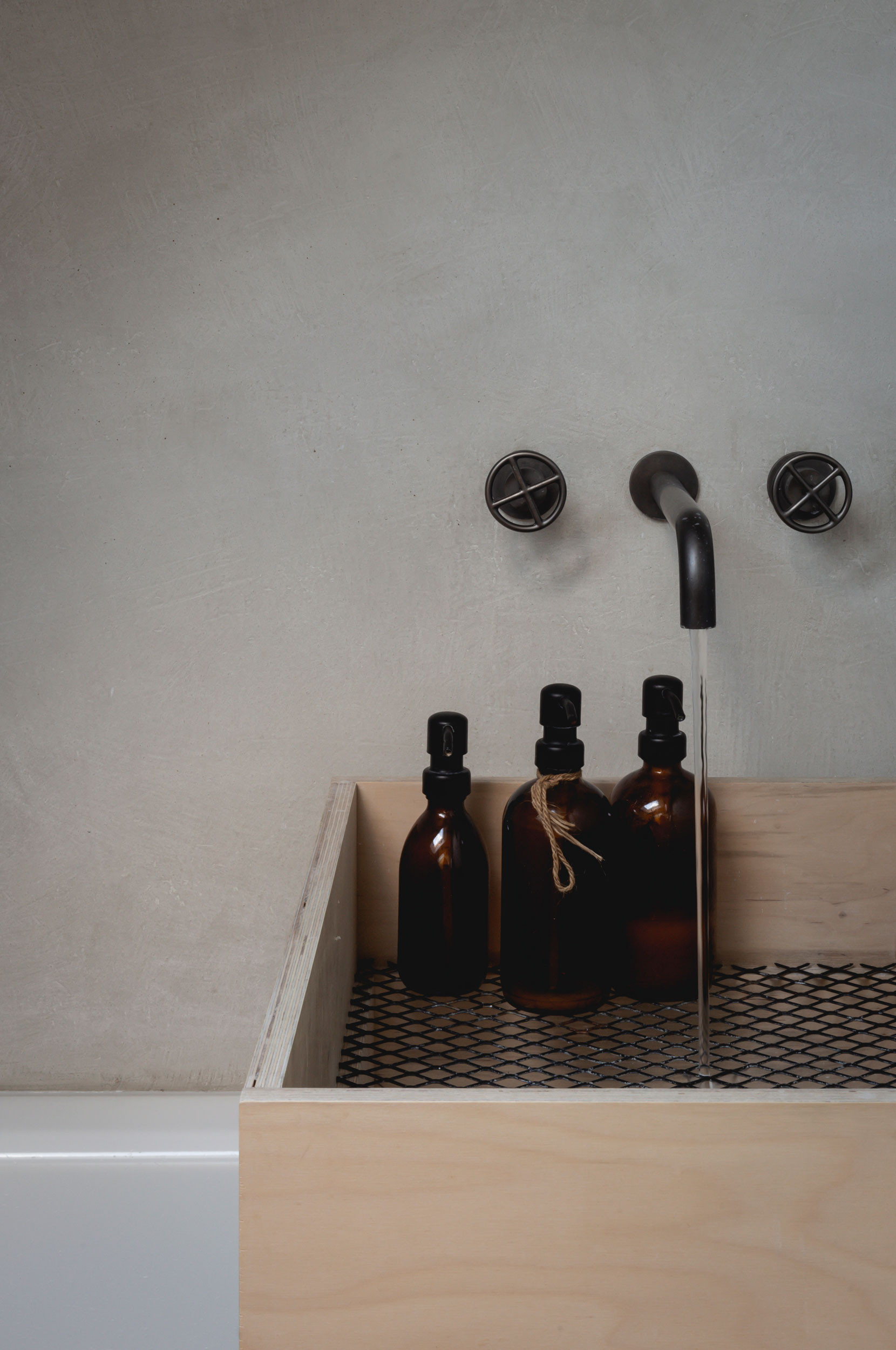 mwai Spencer Avenue bathshelf plywood upcycle